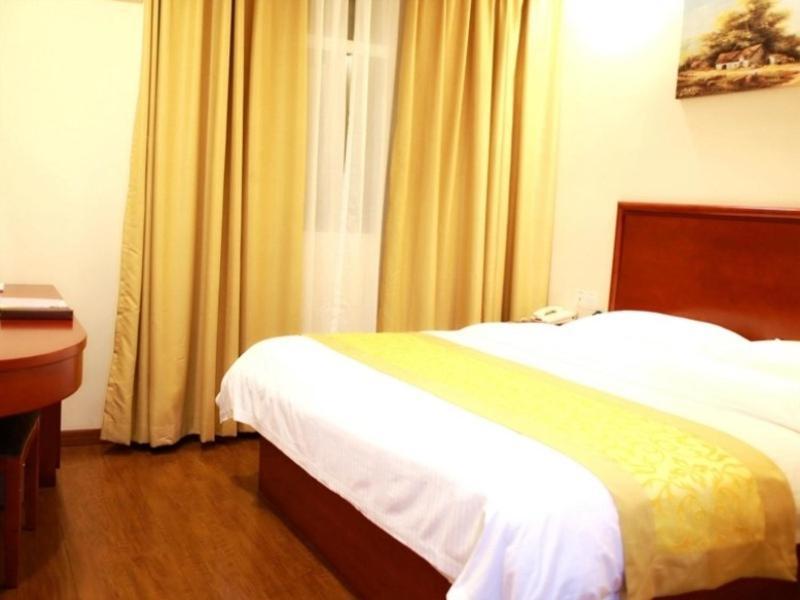 Greentree Inn Shanghai Hongqiao Hub Cao'An Road Huajiang Branch Road Express Hotel Jiading Екстер'єр фото