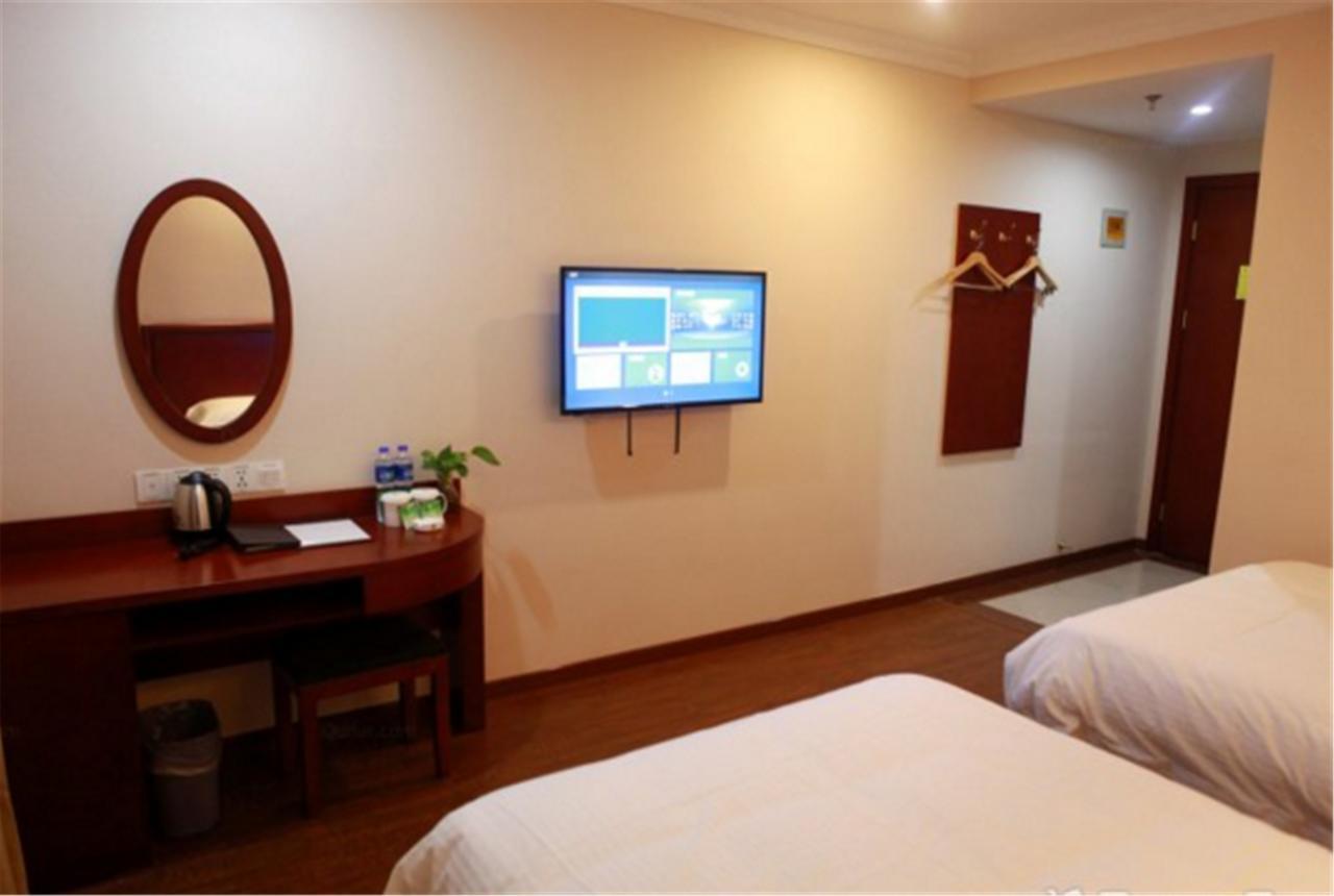 Greentree Inn Shanghai Hongqiao Hub Cao'An Road Huajiang Branch Road Express Hotel Jiading Екстер'єр фото