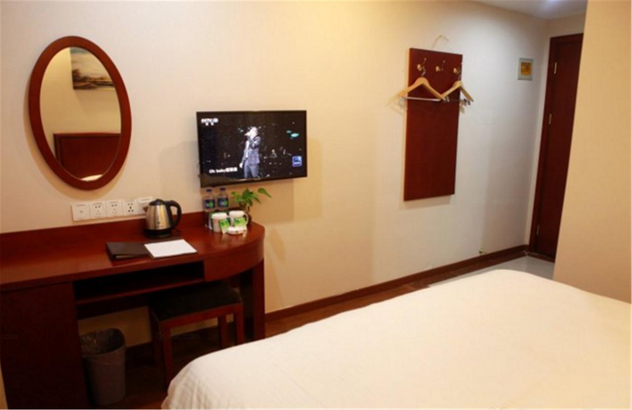 Greentree Inn Shanghai Hongqiao Hub Cao'An Road Huajiang Branch Road Express Hotel Jiading Екстер'єр фото